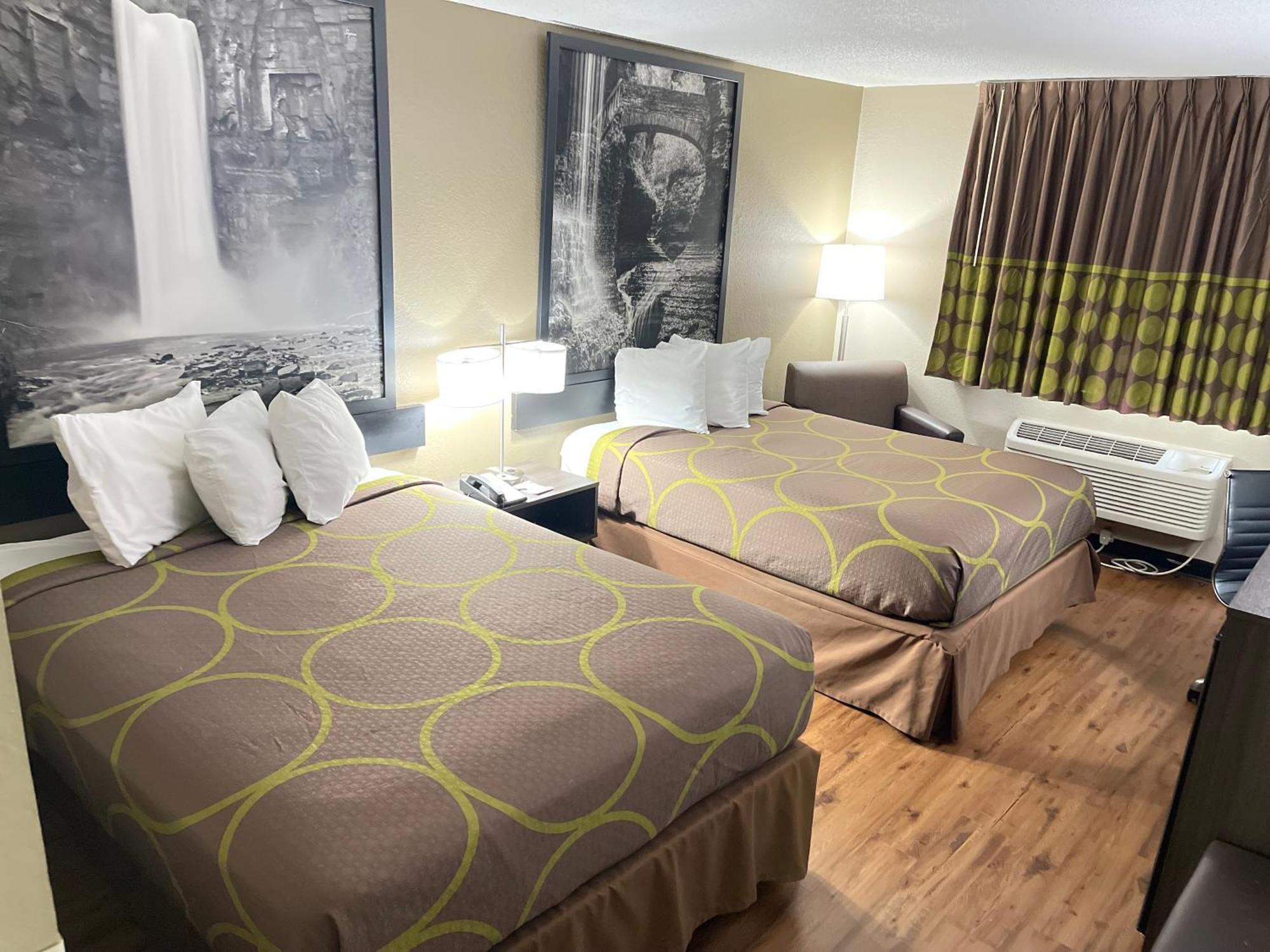Super 8 By Wyndham Ithaca Hotel Buitenkant foto