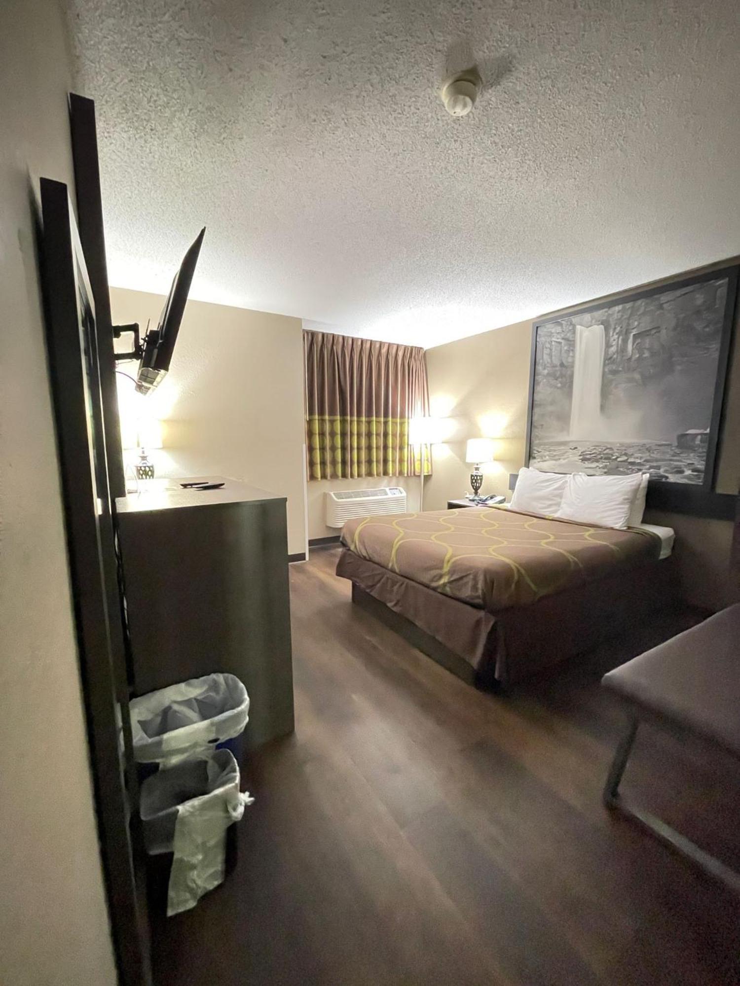 Super 8 By Wyndham Ithaca Hotel Buitenkant foto