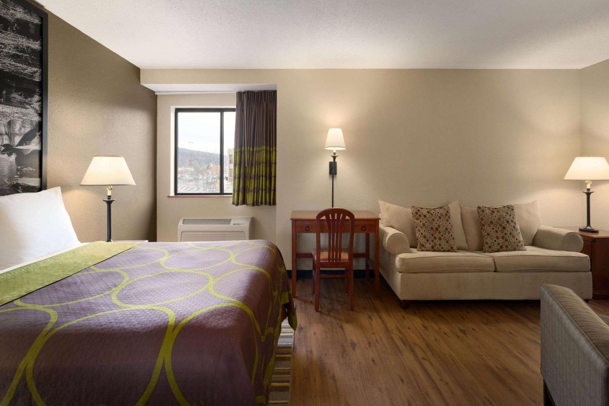 Super 8 By Wyndham Ithaca Hotel Buitenkant foto