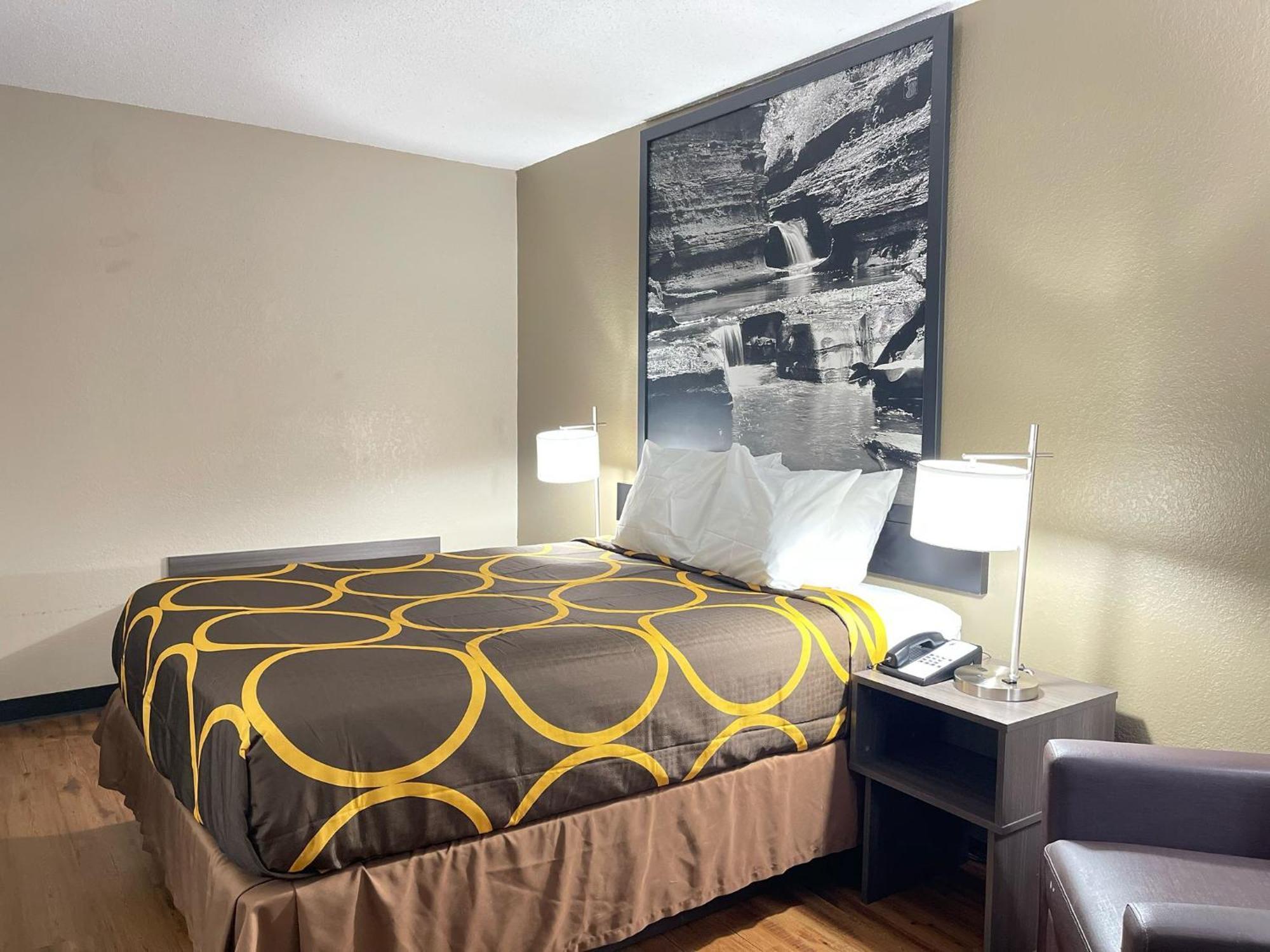 Super 8 By Wyndham Ithaca Hotel Buitenkant foto