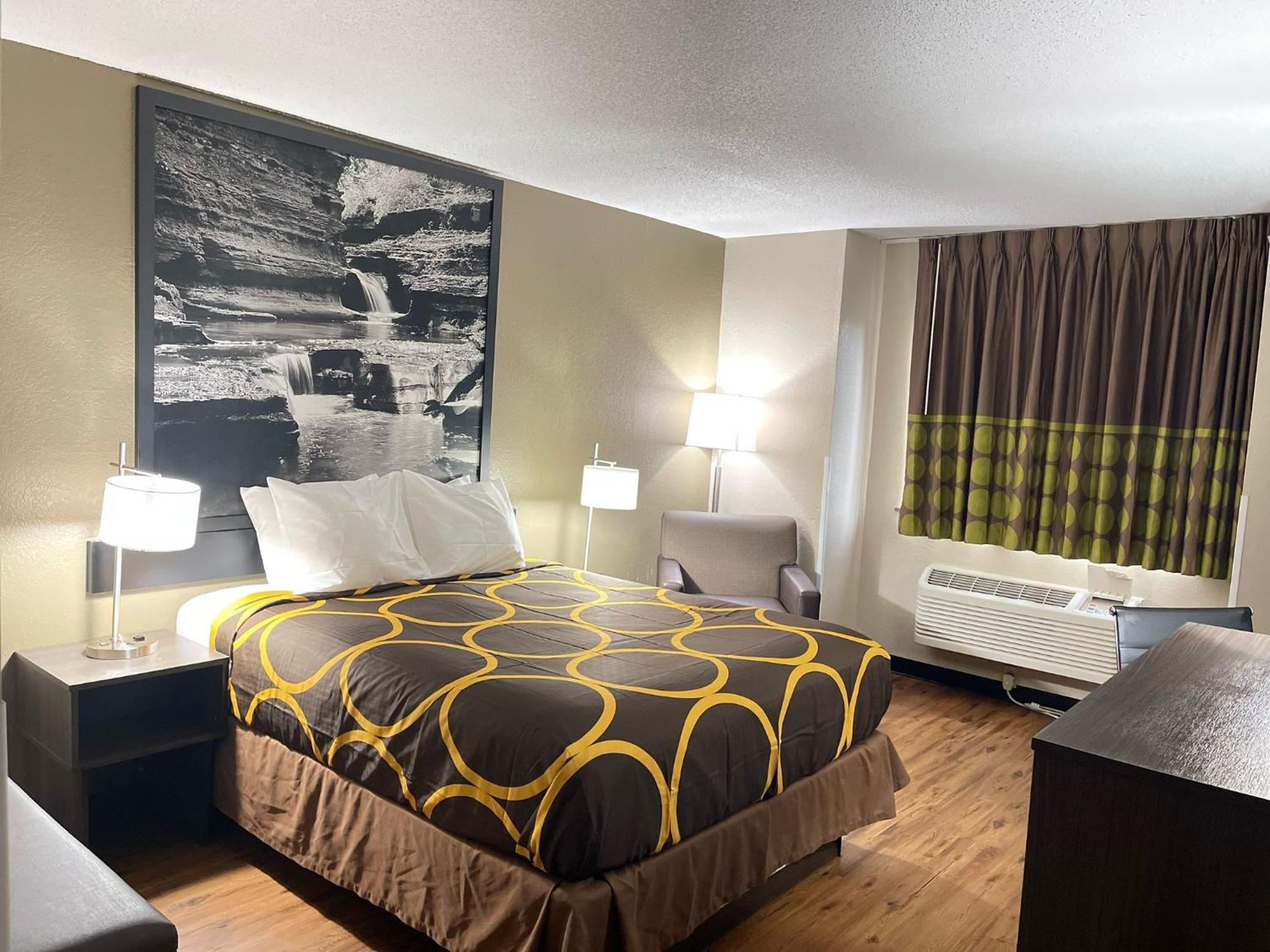 Super 8 By Wyndham Ithaca Hotel Buitenkant foto