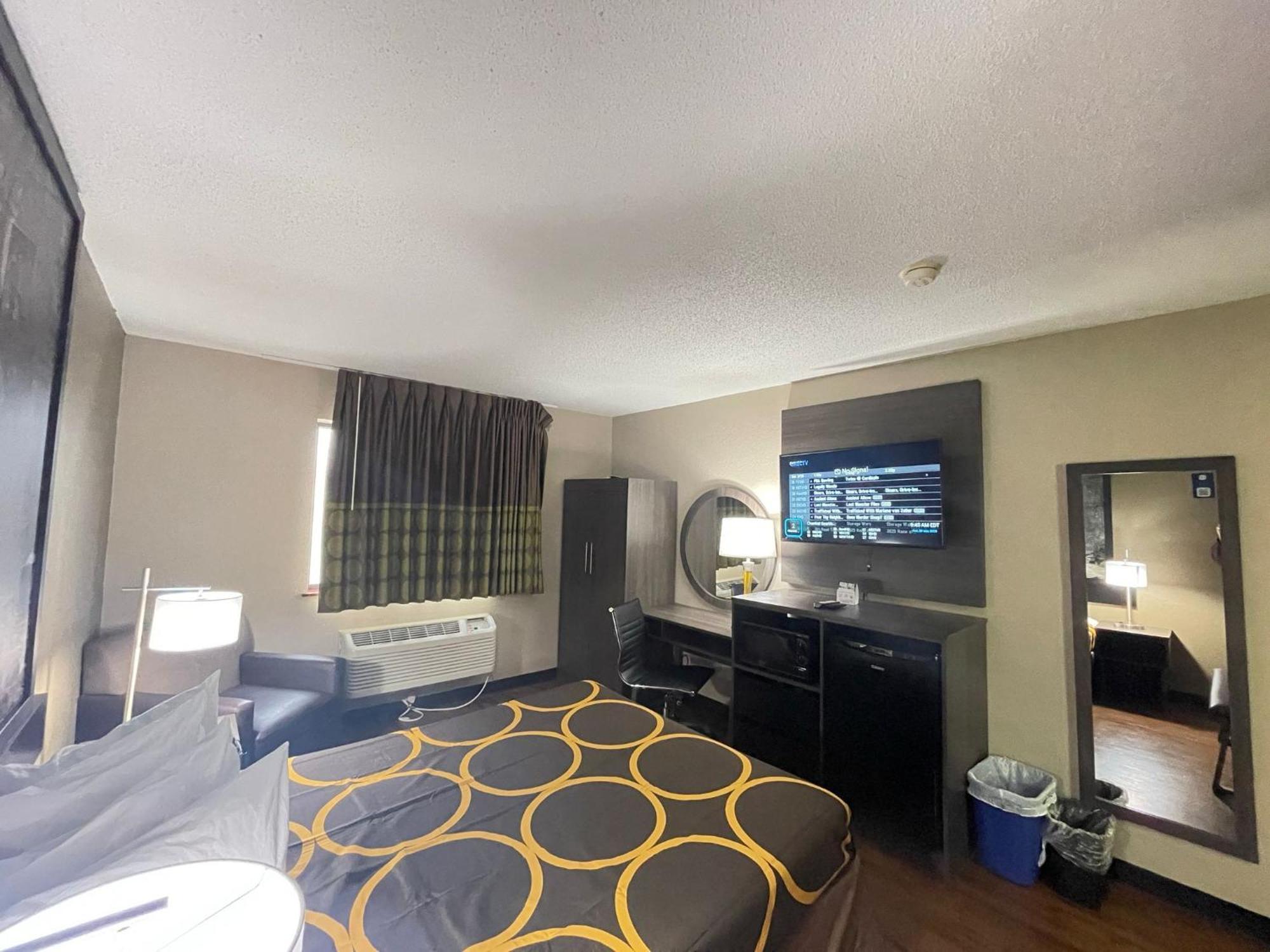 Super 8 By Wyndham Ithaca Hotel Buitenkant foto