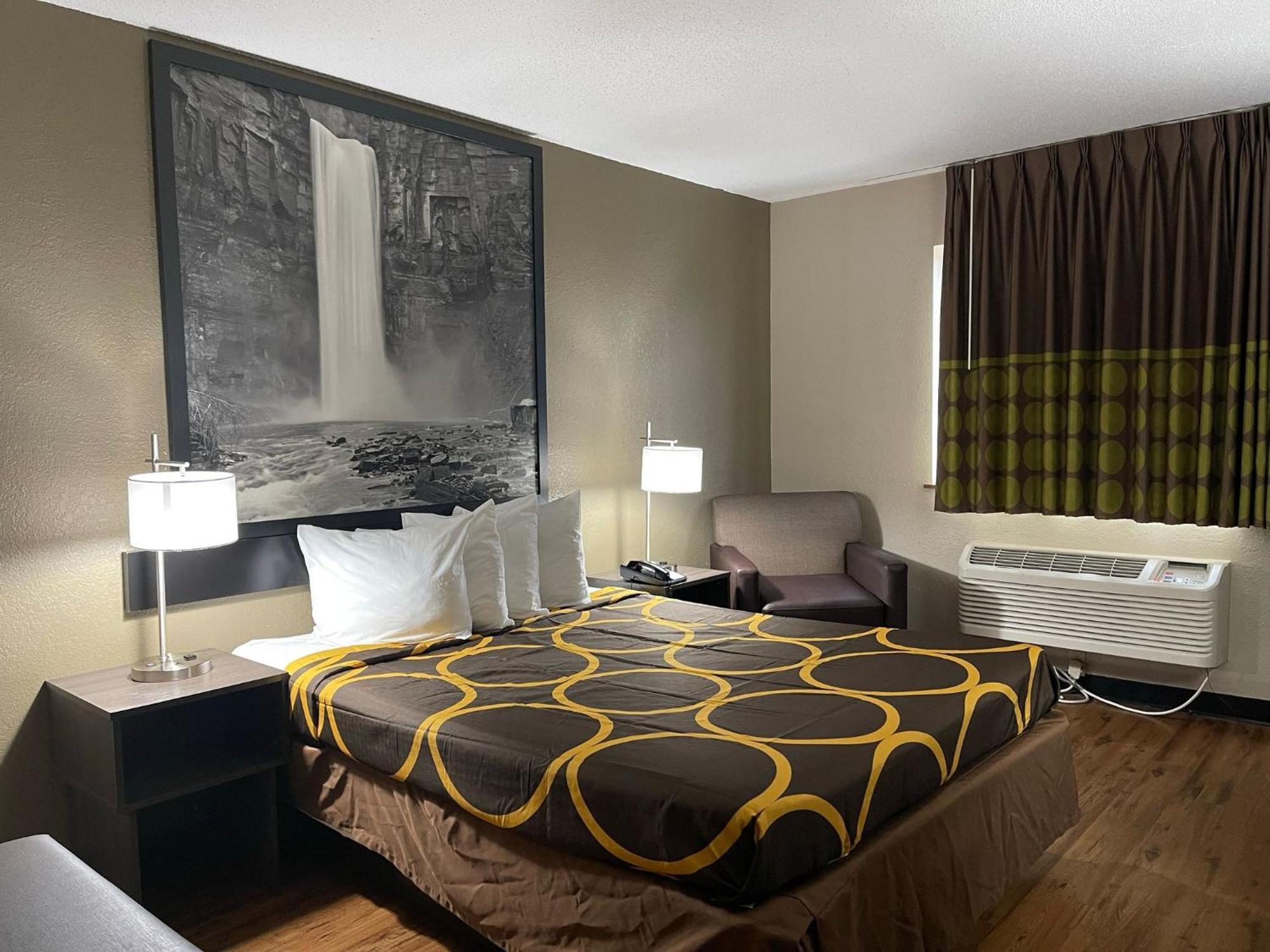 Super 8 By Wyndham Ithaca Hotel Buitenkant foto