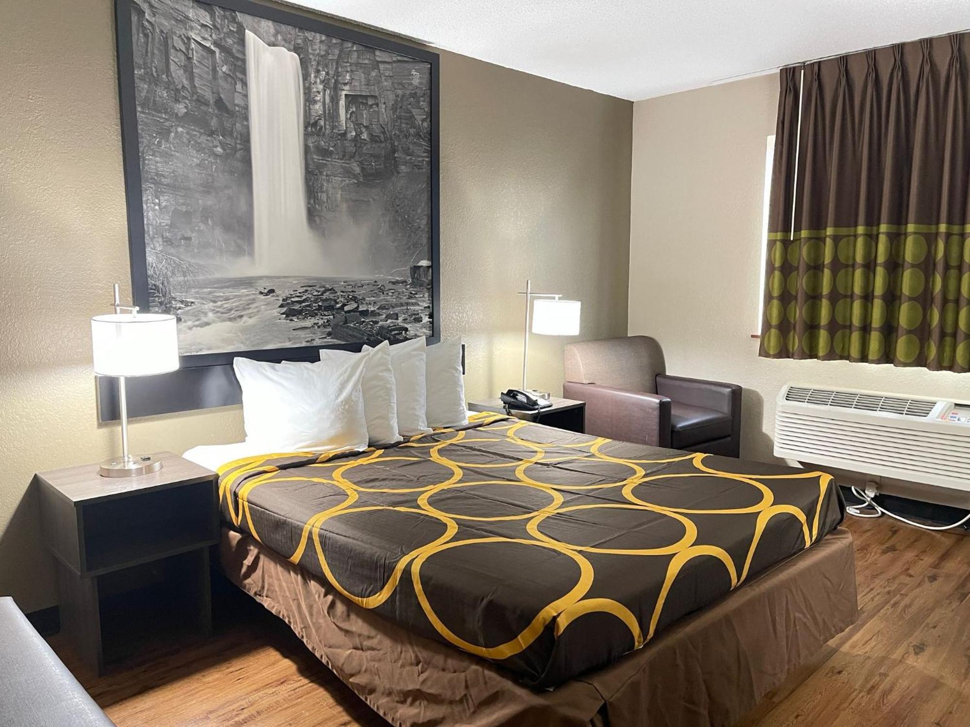Super 8 By Wyndham Ithaca Hotel Buitenkant foto