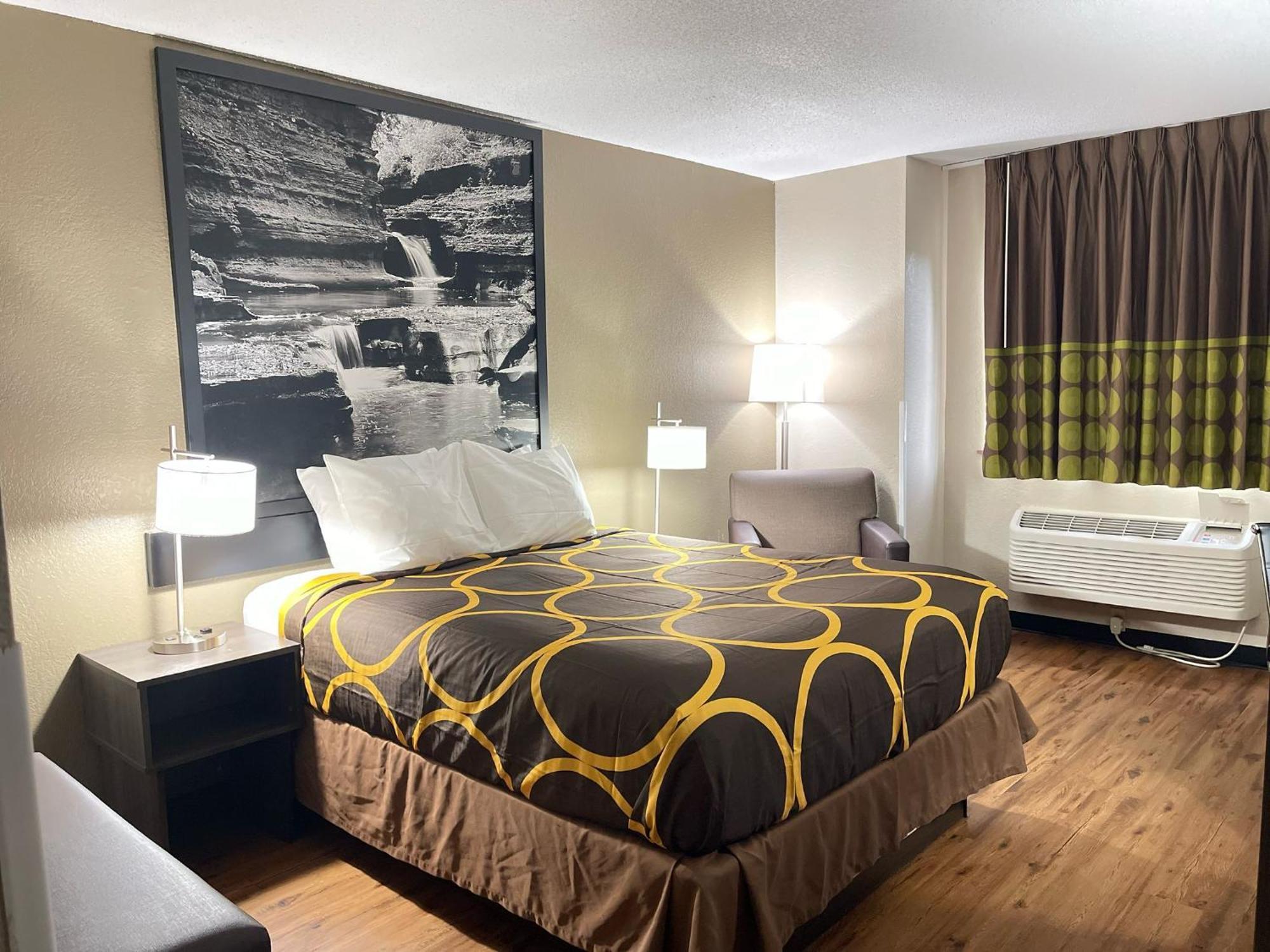 Super 8 By Wyndham Ithaca Hotel Buitenkant foto