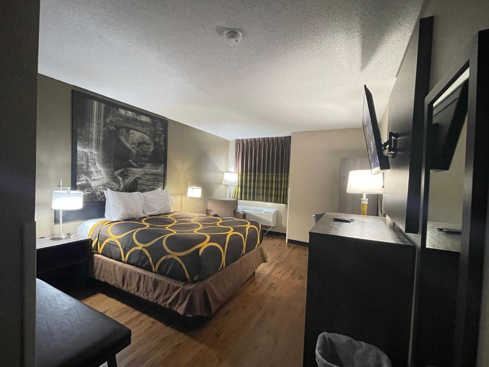 Super 8 By Wyndham Ithaca Hotel Buitenkant foto