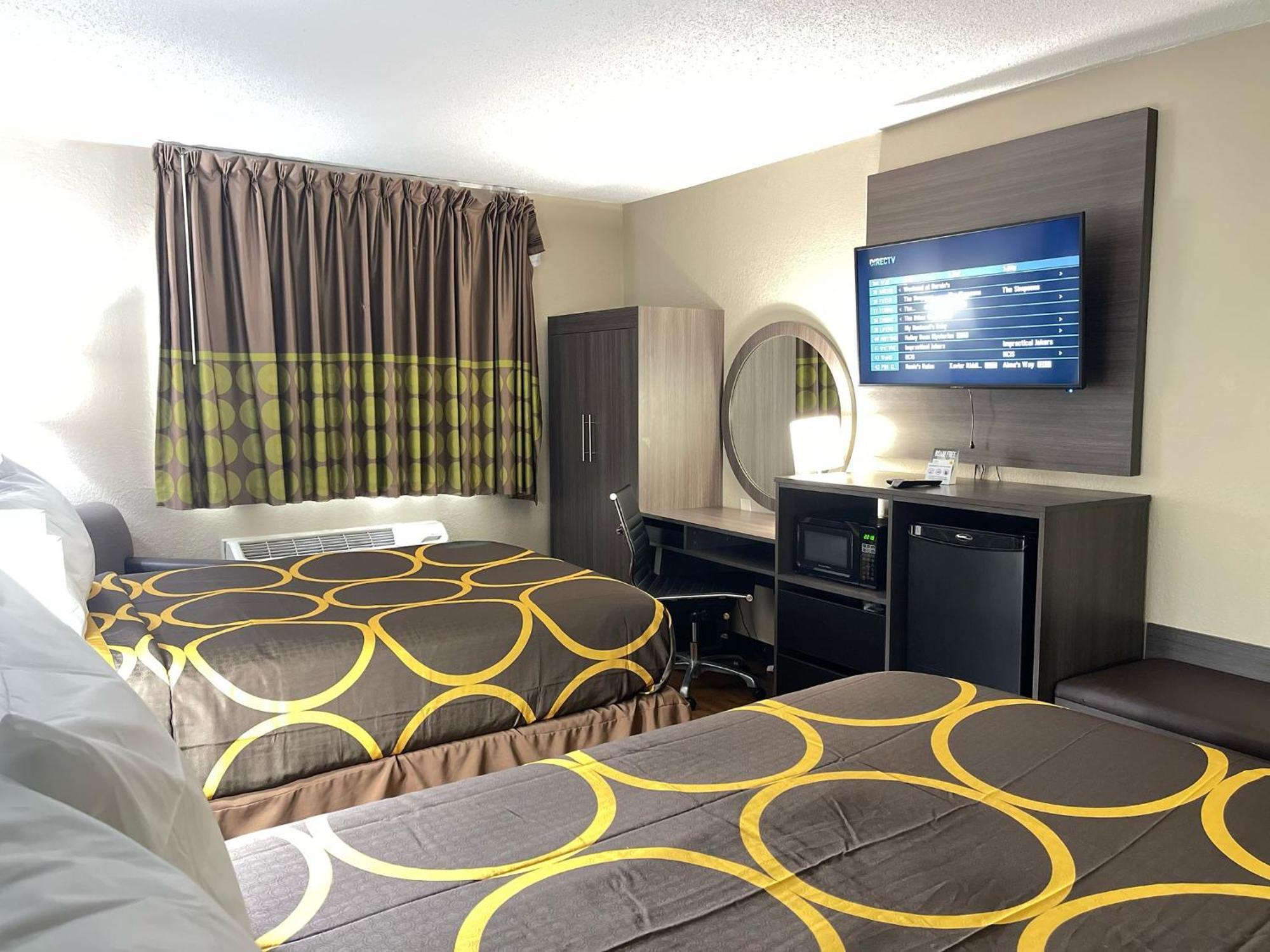 Super 8 By Wyndham Ithaca Hotel Buitenkant foto