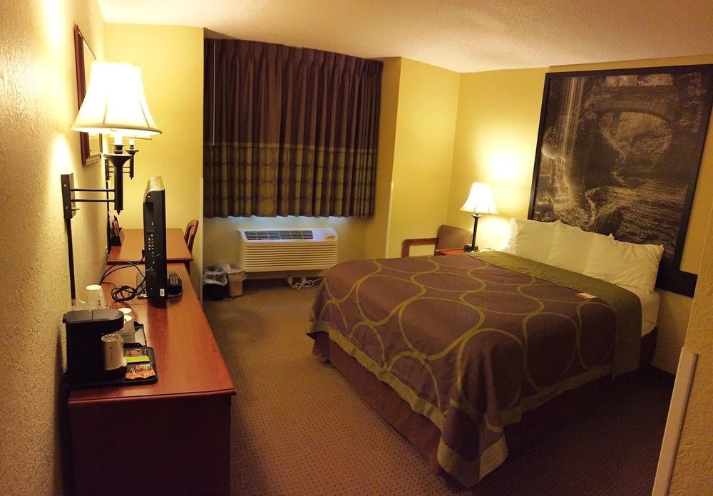 Super 8 By Wyndham Ithaca Hotel Buitenkant foto