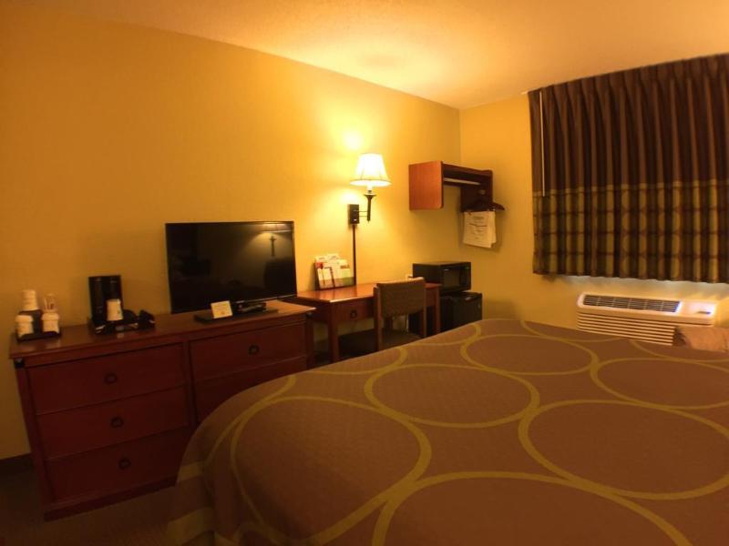 Super 8 By Wyndham Ithaca Hotel Buitenkant foto