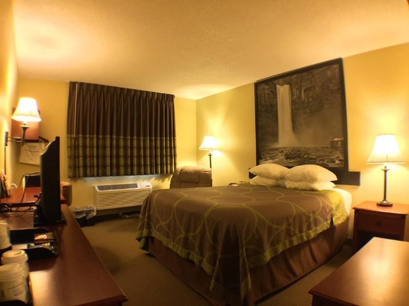 Super 8 By Wyndham Ithaca Hotel Buitenkant foto