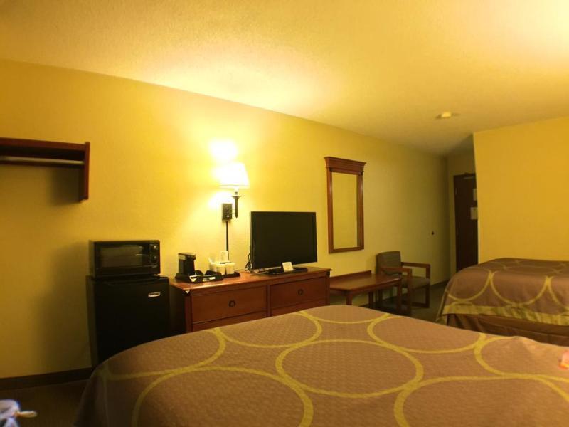 Super 8 By Wyndham Ithaca Hotel Buitenkant foto